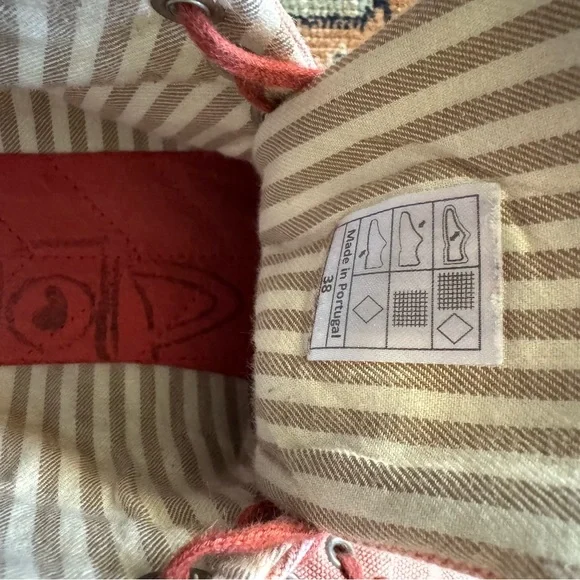 Wildling shoes pink lace-up barefoot ankle boots. Size EU 38. - Picture 7 of 8